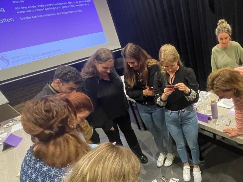Luisteren, verbinden, versterken – onze scholing in Motiverende Gespreksvoering
